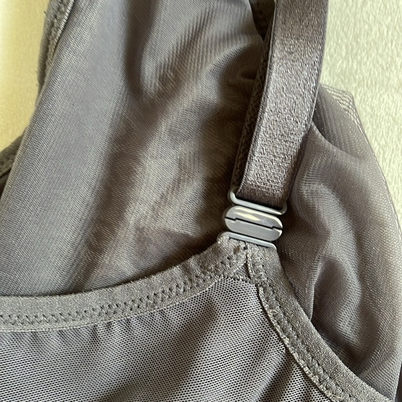 Victoria Secret unlined, underwire, sheer bra, 34D - Picture 10 of 10